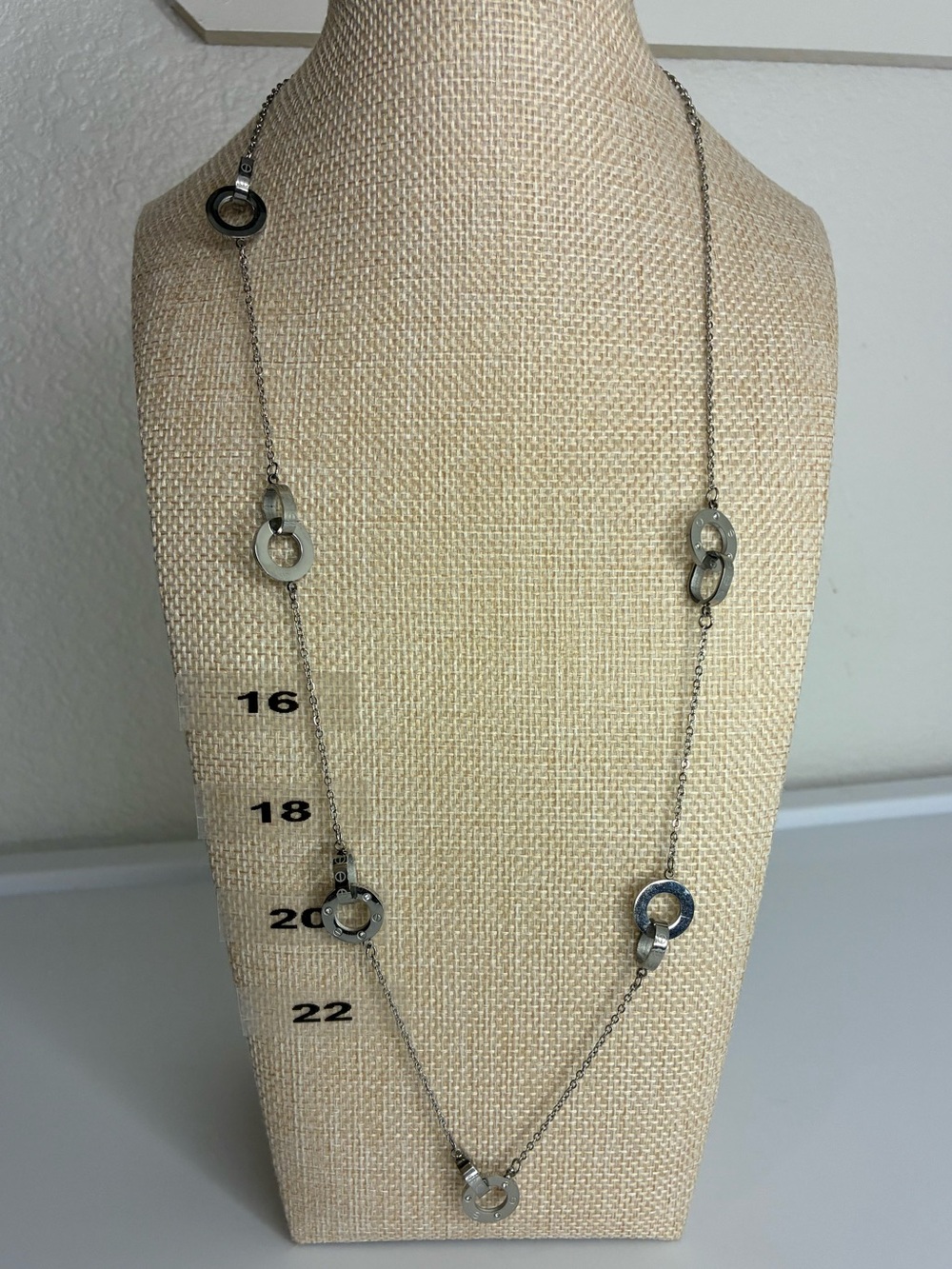 Vintage Silver Tone Link Crystal Necklace - Silver Circle Station Necklace